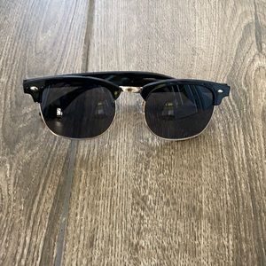 Brand new sunglasses 🤩